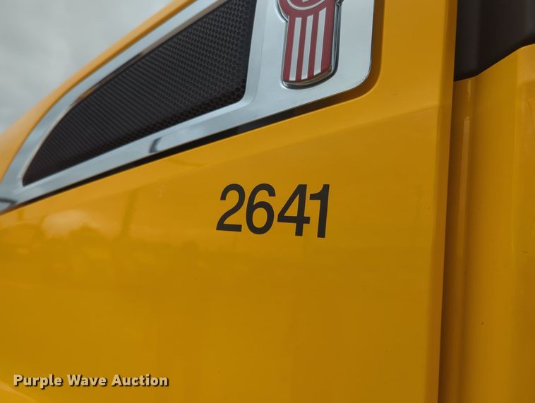 image for item MX9534 2020 Kenworth T680  semi truck