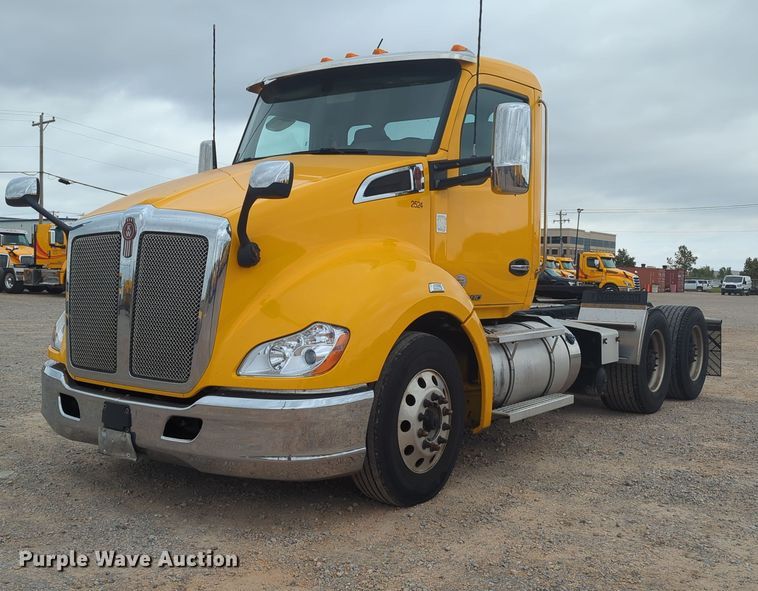 image for item MX9535 2019 Kenworth T680  semi truck