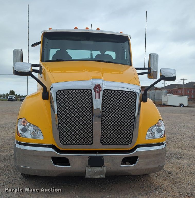 image for item MX9535 2019 Kenworth T680  semi truck