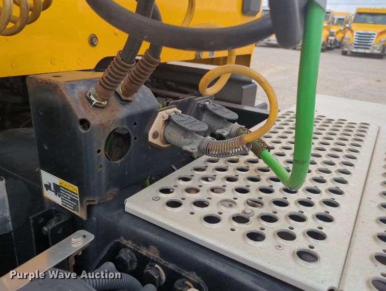 image for item MX9535 2019 Kenworth T680  semi truck