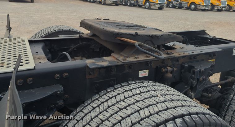 image for item MX9535 2019 Kenworth T680  semi truck