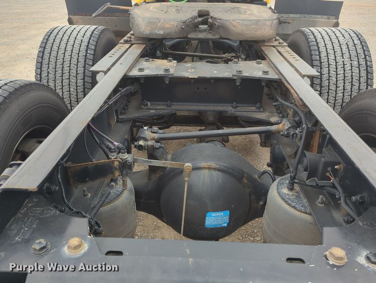 image for item MX9535 2019 Kenworth T680  semi truck