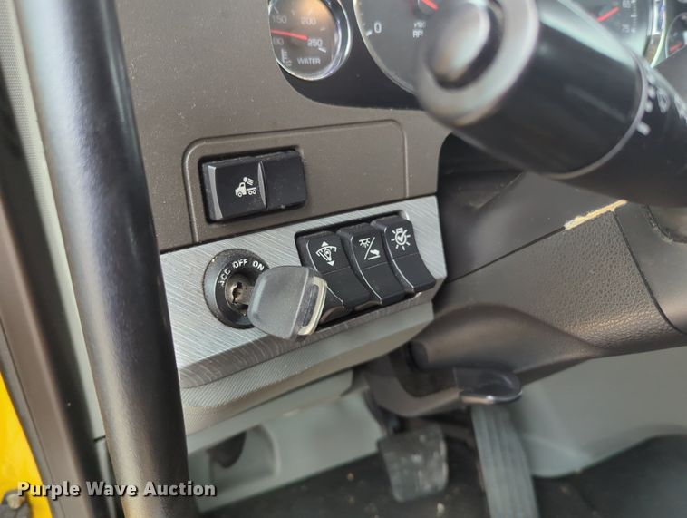 image for item MX9535 2019 Kenworth T680  semi truck