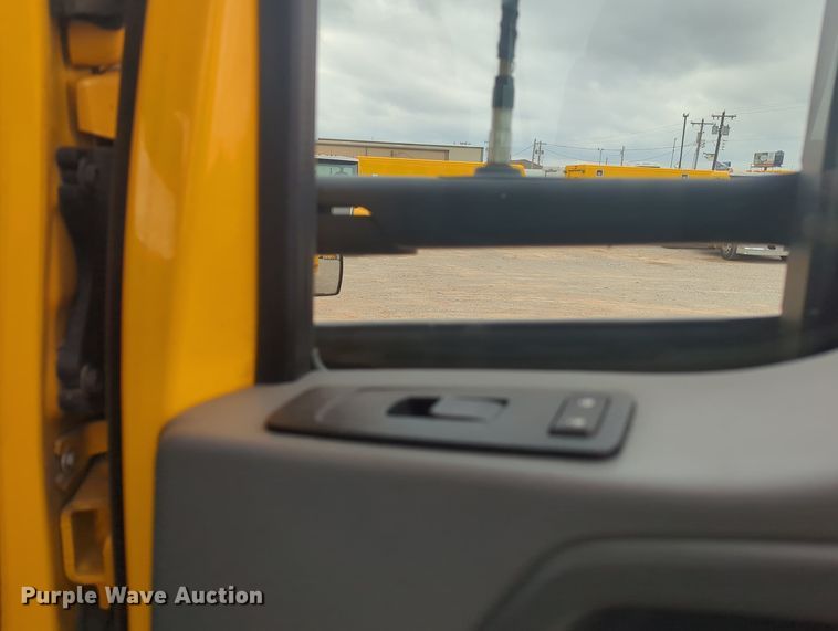 image for item MX9535 2019 Kenworth T680  semi truck