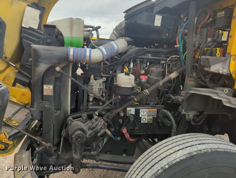 image for item MX9535 2019 Kenworth T680  semi truck