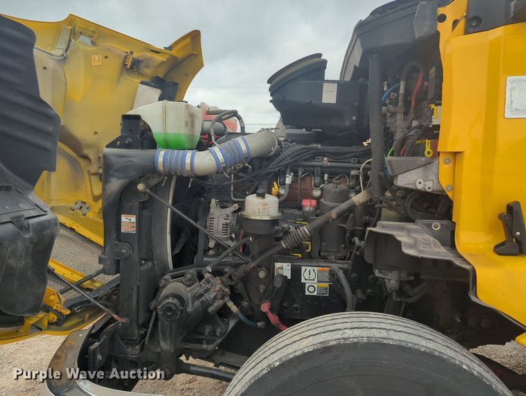 image for item MX9535 2019 Kenworth T680  semi truck