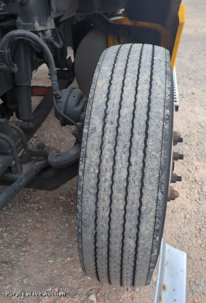 image for item MX9535 2019 Kenworth T680  semi truck