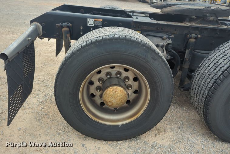 image for item MX9535 2019 Kenworth T680  semi truck