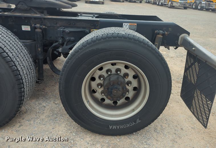 image for item MX9535 2019 Kenworth T680  semi truck