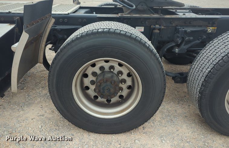 image for item MX9535 2019 Kenworth T680  semi truck