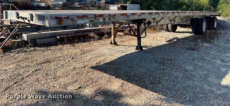 image for item NA9146 2001 Wilson CF900  flatbed trailer