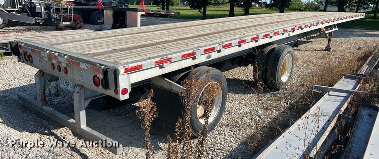 image for item NA9146 2001 Wilson CF900  flatbed trailer