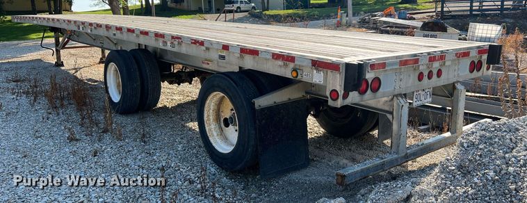 image for item NA9146 2001 Wilson CF900  flatbed trailer