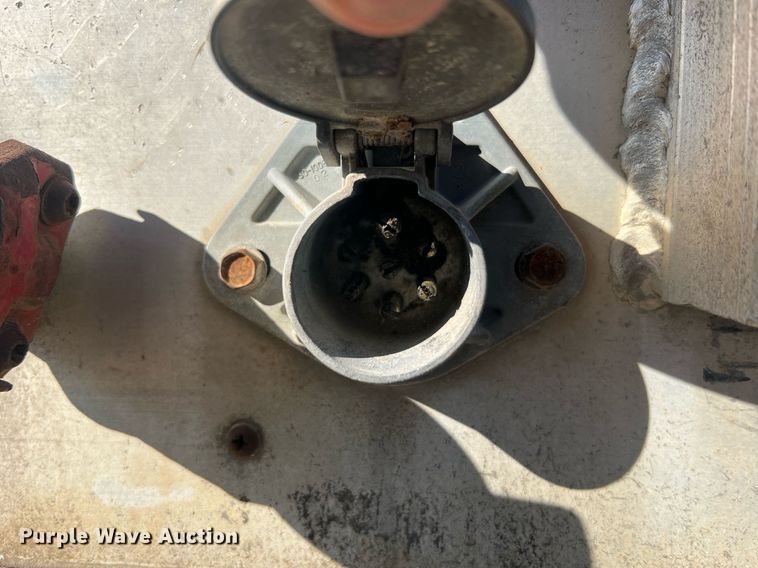 image for item NA9146 2001 Wilson CF900  flatbed trailer