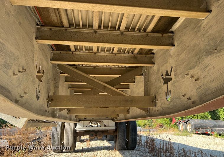 image for item NA9146 2001 Wilson CF900  flatbed trailer