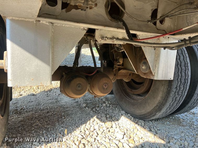 image for item NA9146 2001 Wilson CF900  flatbed trailer