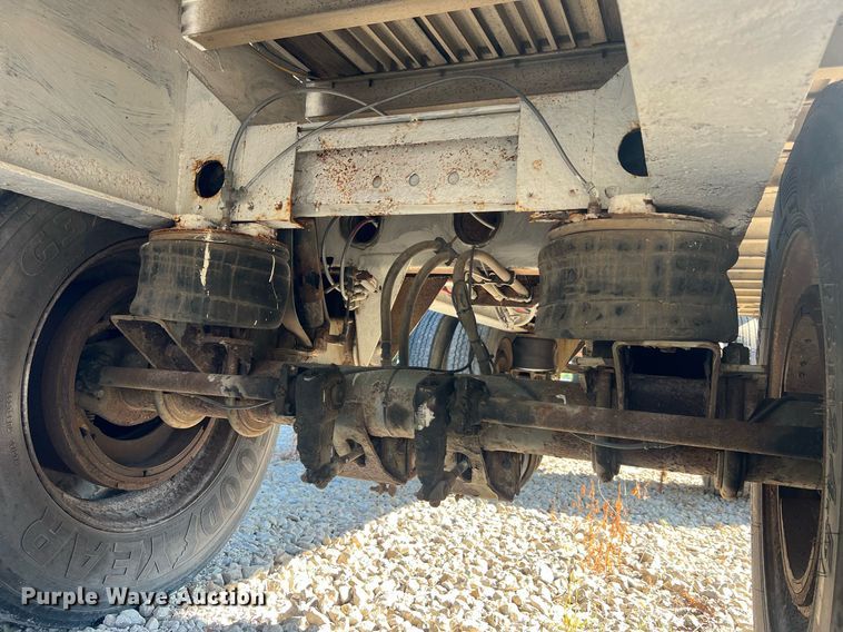 image for item NA9146 2001 Wilson CF900  flatbed trailer