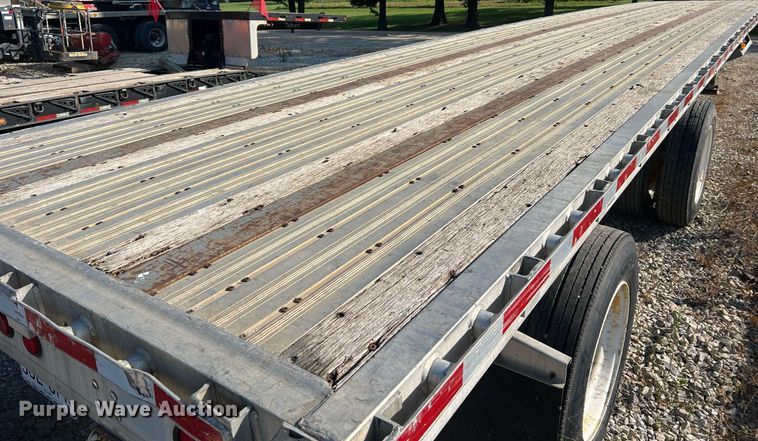 image for item NA9146 2001 Wilson CF900  flatbed trailer