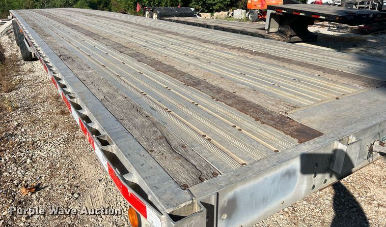 image for item NA9146 2001 Wilson CF900  flatbed trailer