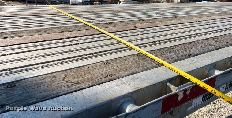 image for item NA9146 2001 Wilson CF900  flatbed trailer