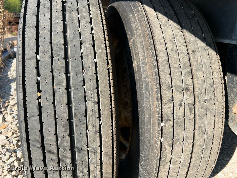 image for item NA9146 2001 Wilson CF900  flatbed trailer