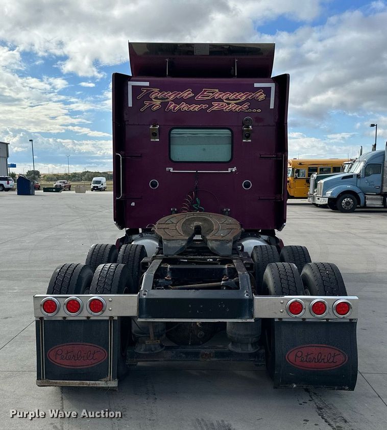 image for item NP9658 1995 Peterbilt 377  semi truck