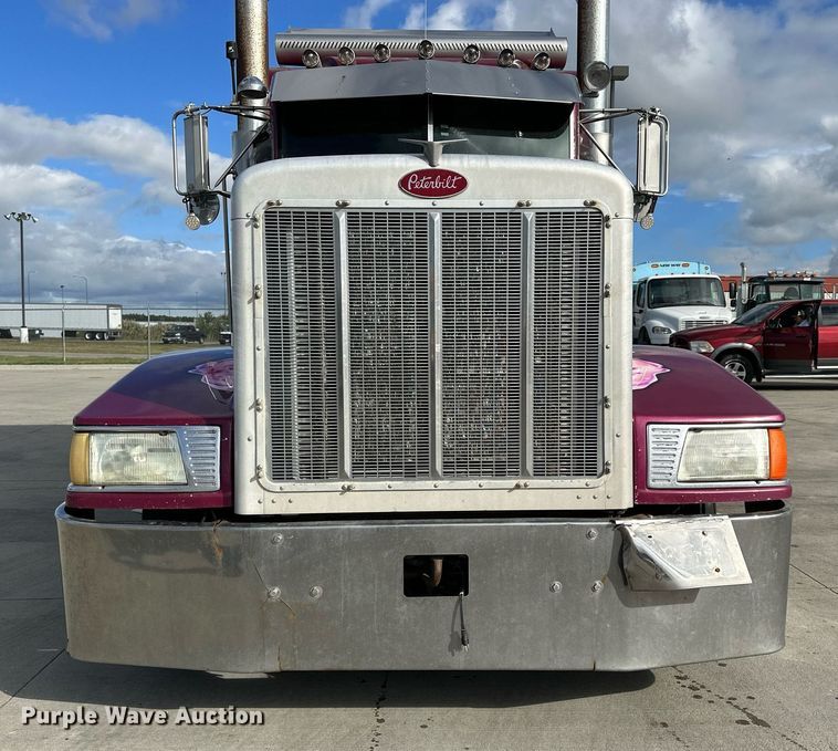 image for item NP9658 1995 Peterbilt 377  semi truck