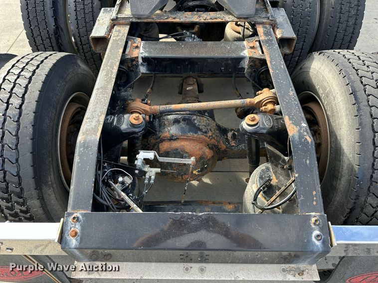 image for item NP9658 1995 Peterbilt 377  semi truck