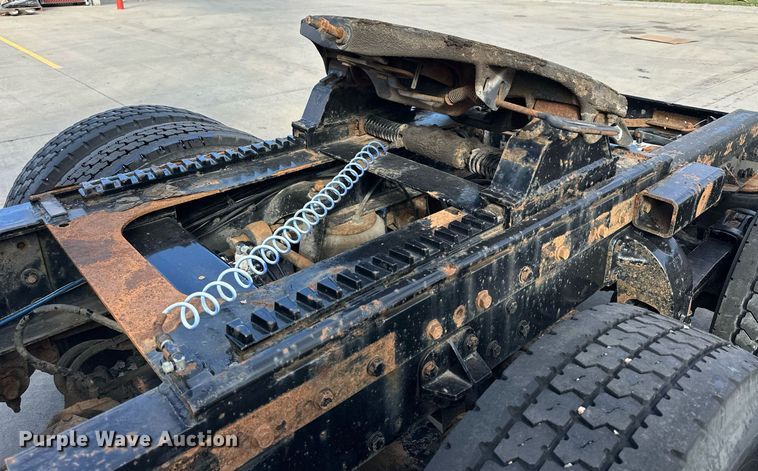 image for item NP9658 1995 Peterbilt 377  semi truck