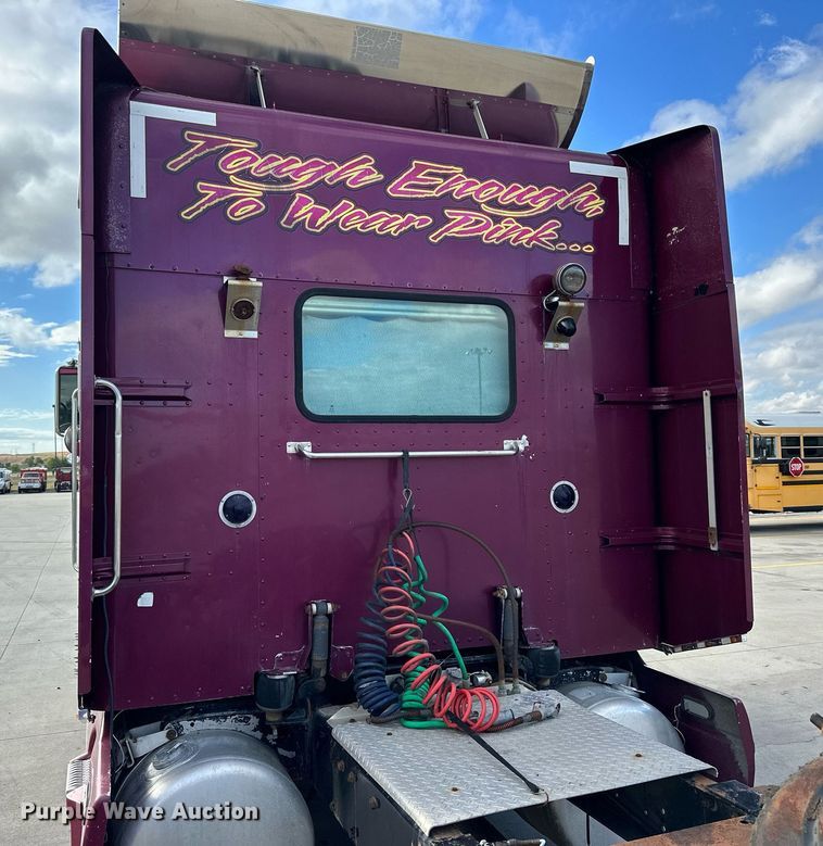 image for item NP9658 1995 Peterbilt 377  semi truck