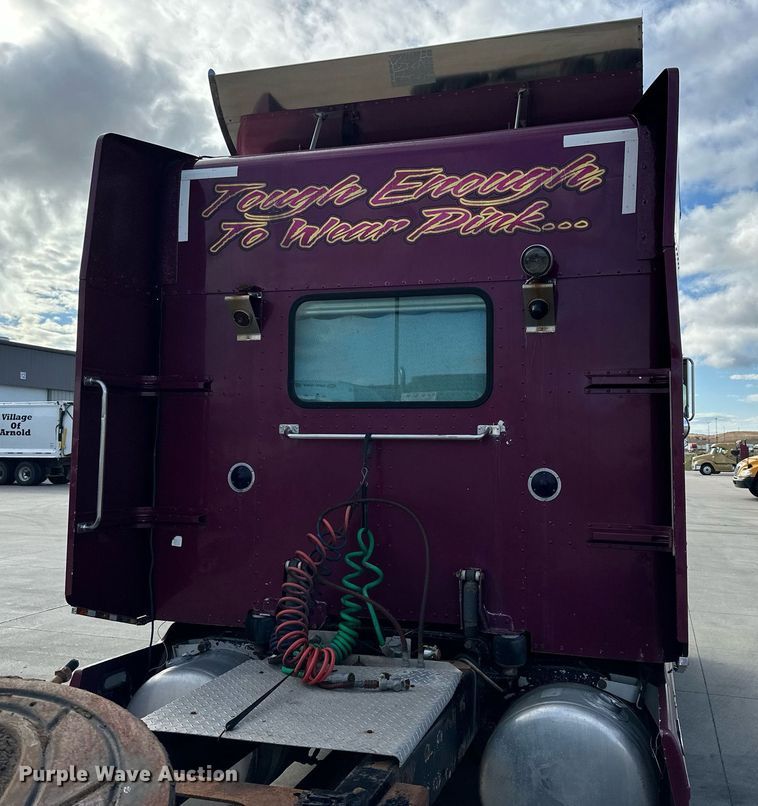 image for item NP9658 1995 Peterbilt 377  semi truck