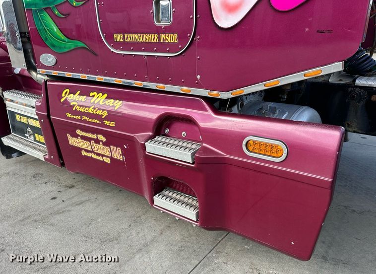 image for item NP9658 1995 Peterbilt 377  semi truck