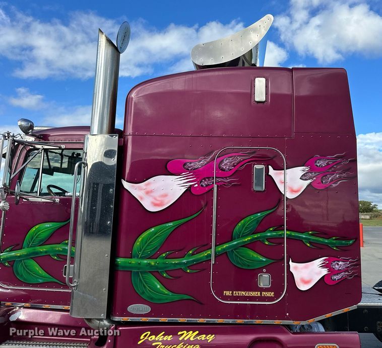 image for item NP9658 1995 Peterbilt 377  semi truck