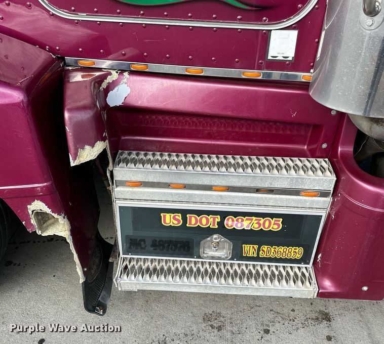 image for item NP9658 1995 Peterbilt 377  semi truck