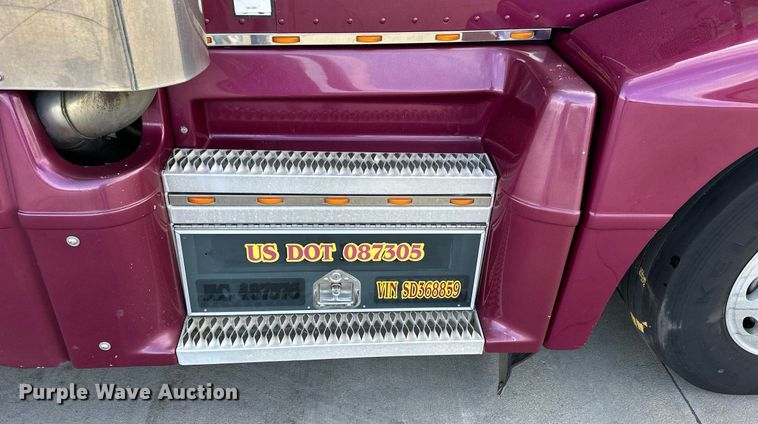 image for item NP9658 1995 Peterbilt 377  semi truck