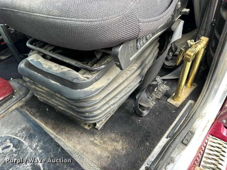 image for item NP9658 1995 Peterbilt 377  semi truck