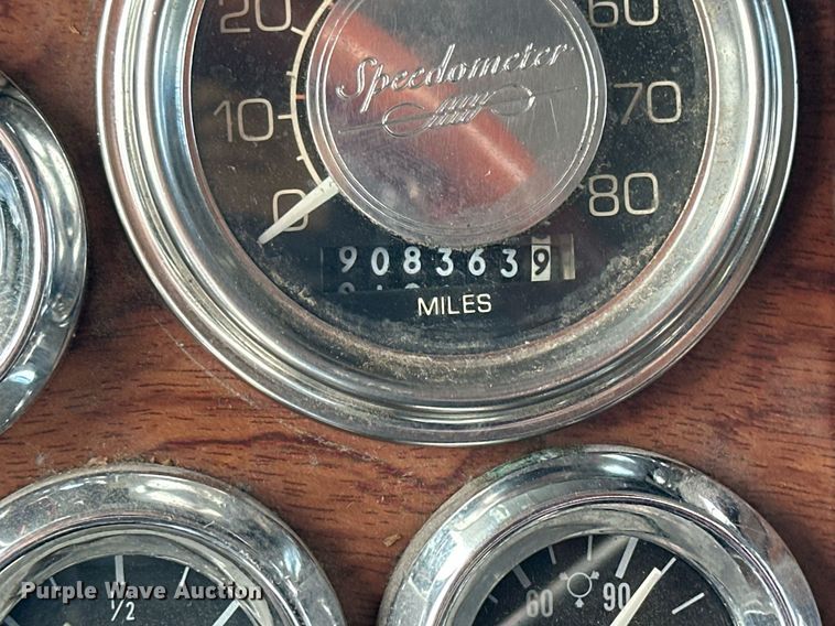 image for item NP9658 1995 Peterbilt 377  semi truck