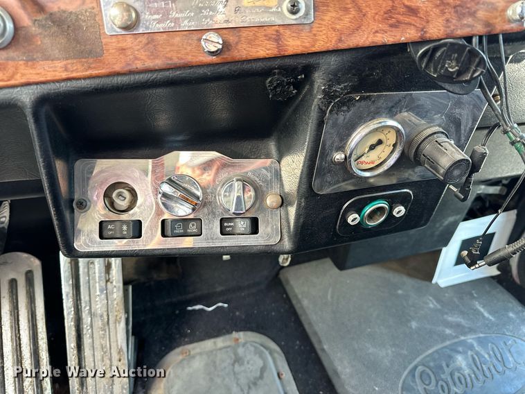 image for item NP9658 1995 Peterbilt 377  semi truck