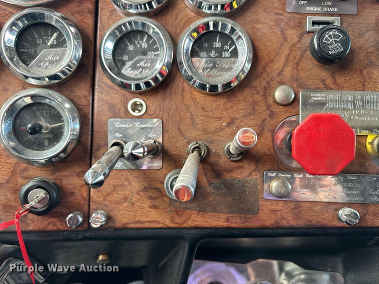 image for item NP9658 1995 Peterbilt 377  semi truck