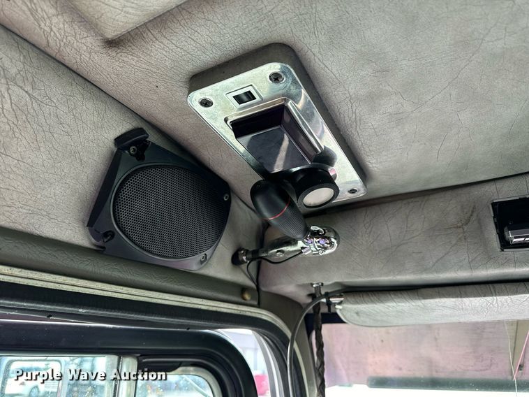 image for item NP9658 1995 Peterbilt 377  semi truck