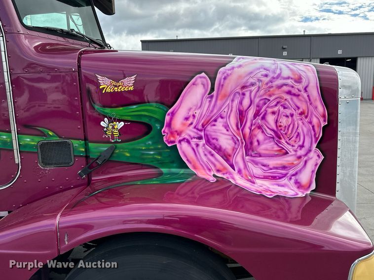 image for item NP9658 1995 Peterbilt 377  semi truck