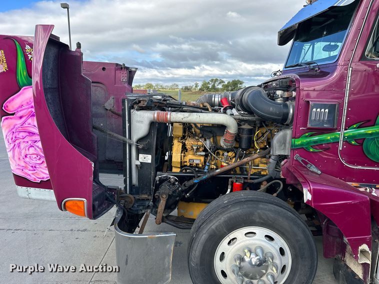 image for item NP9658 1995 Peterbilt 377  semi truck