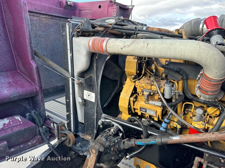 image for item NP9658 1995 Peterbilt 377  semi truck