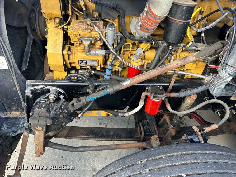 image for item NP9658 1995 Peterbilt 377  semi truck