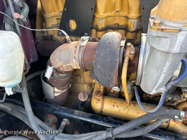 image for item NP9658 1995 Peterbilt 377  semi truck