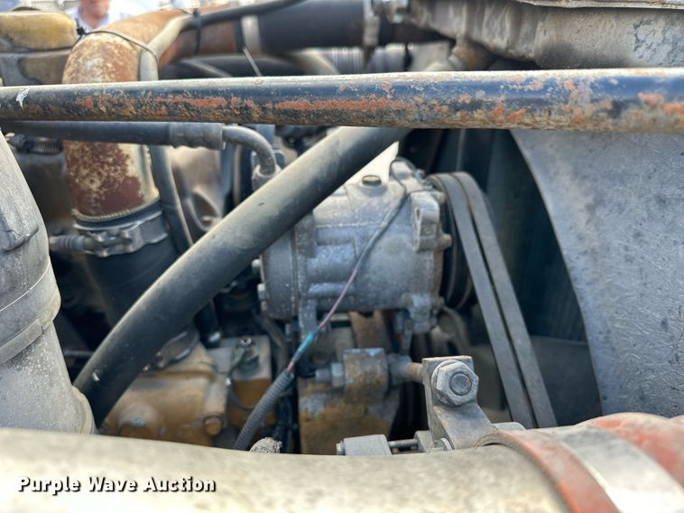 image for item NP9658 1995 Peterbilt 377  semi truck