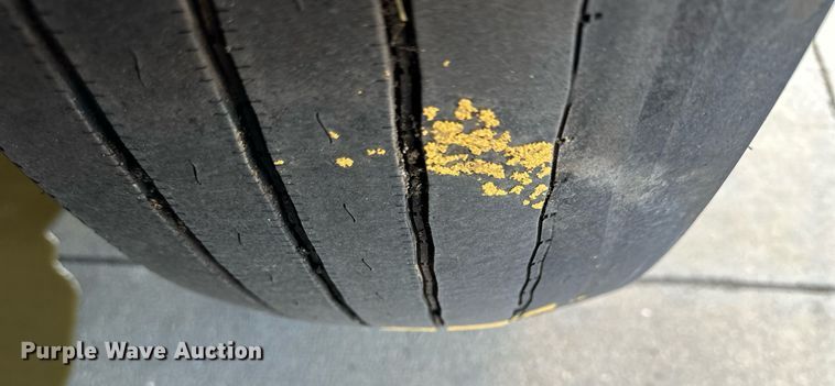 image for item NP9658 1995 Peterbilt 377  semi truck