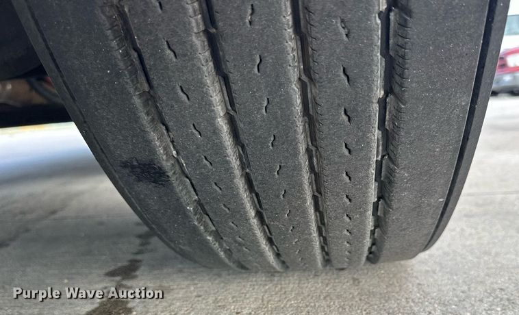 image for item NP9658 1995 Peterbilt 377  semi truck