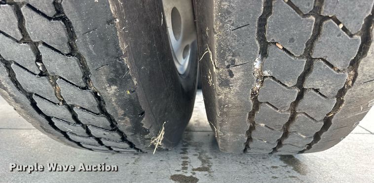 image for item NP9658 1995 Peterbilt 377  semi truck