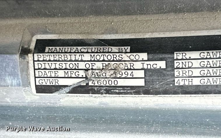 image for item NP9658 1995 Peterbilt 377  semi truck